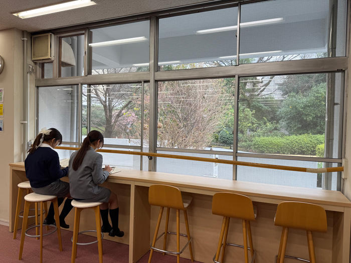 女子高図書室風景5