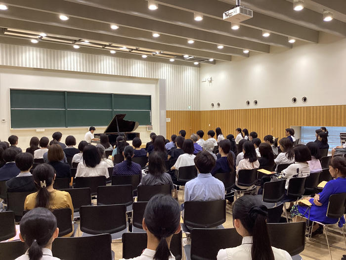 リスト「超絶技巧練習曲」を披露